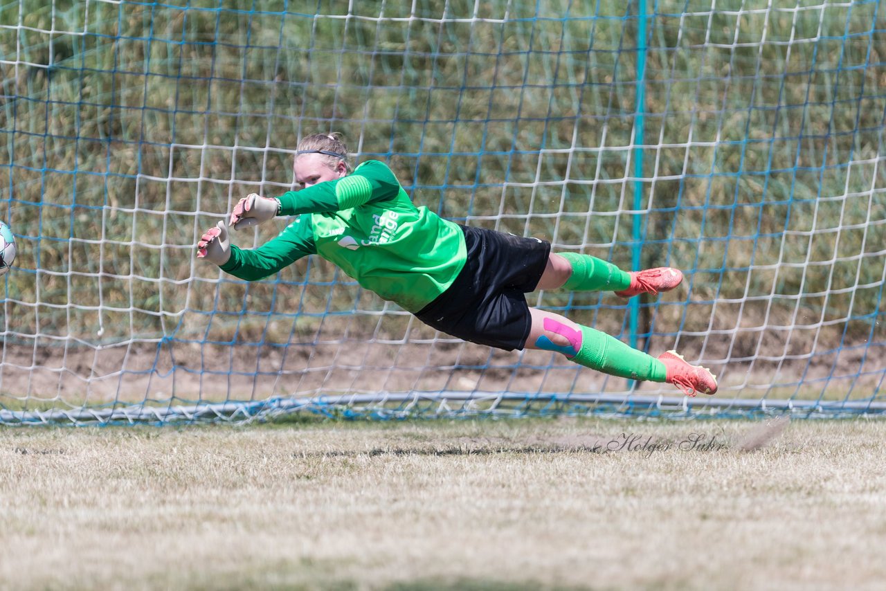 Bild 180 - wBJ TuRa Meldorf/Buesum - JFV Luebeck : Ergebnis: 1:0